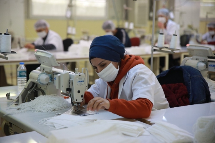 Tekstil Firması Günlük 3 Milyon Maske Üretecek