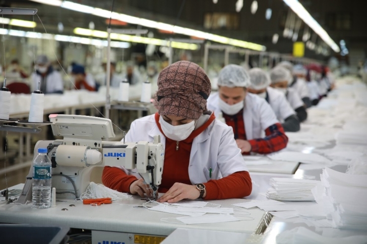 Tekstil Firması Günlük 3 Milyon Maske Üretecek