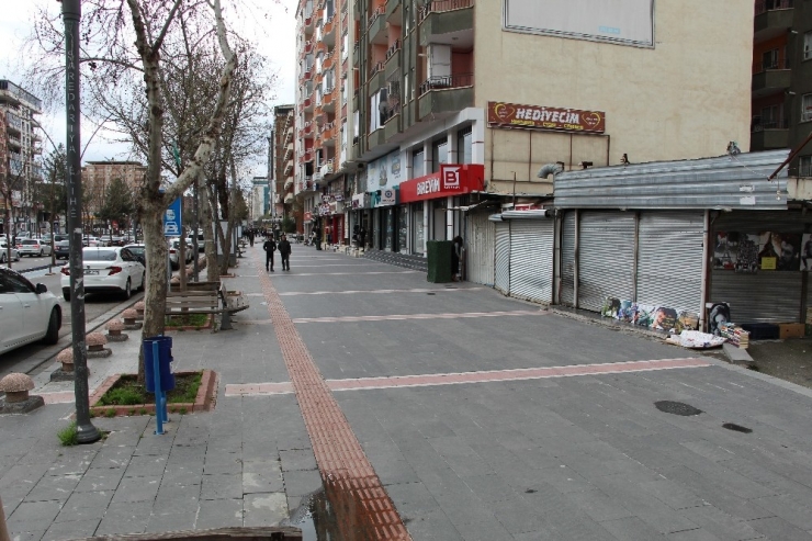 Batman’ın En İşlek Caddesi Sessizliğe Büründü