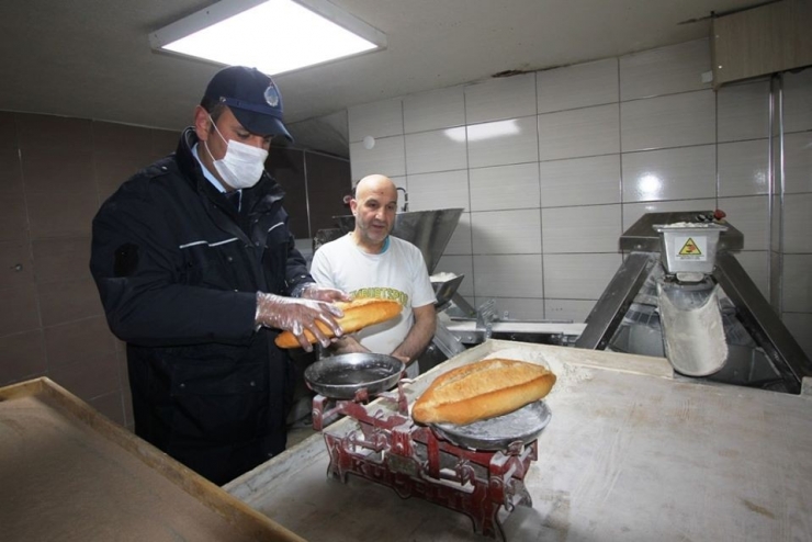 Bayburt’ta Fırınlarda Hijyen Ve Gramaj Denetimi Yapıldı