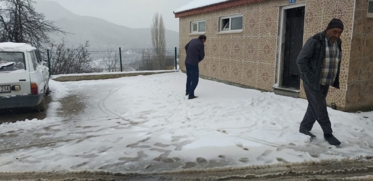 Osmaneli’nin Yüksek Kesimleri Beyaza Büründü