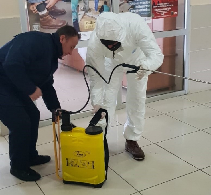 Karlıova’da Korona Virüsüne Karşı Dezenfekte Ve İlaçlama