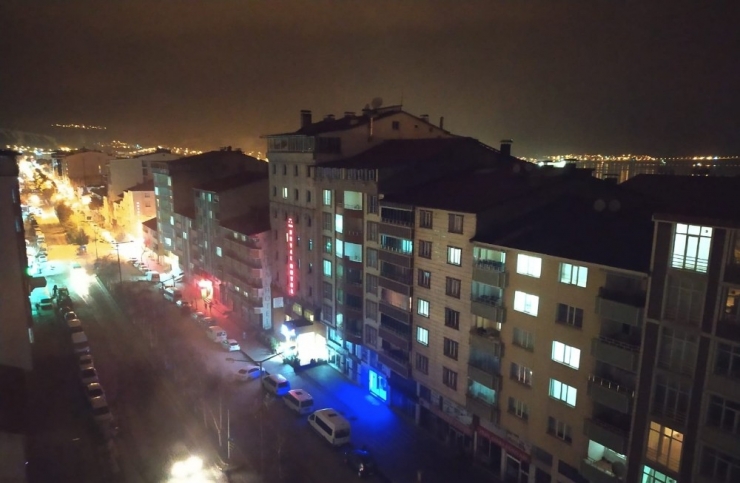 Bitlislilerden Sağlık Çalışanlarına Alkışlı Destek