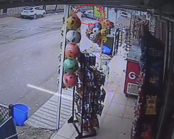 Dikkatsiz Sürücünün Neden Olduğu Kaza Kameraya Yansıdı