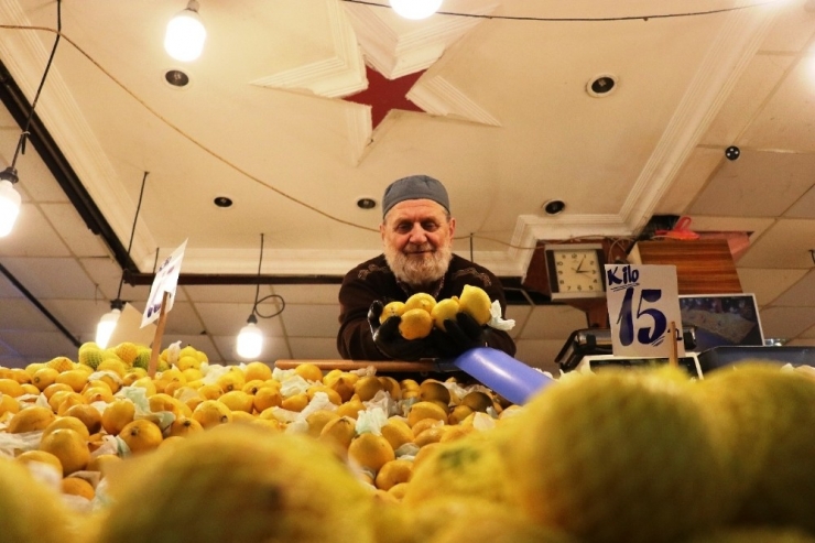 C Vitaminin Kaynağı Olan Limona Talep Arttı