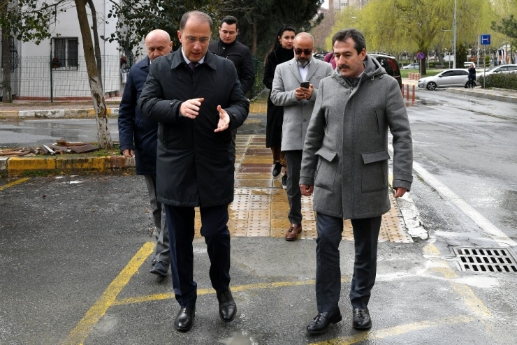 Beylikdüzü’nde Tüm Yollar Düzenli Olarak Temizleniyor