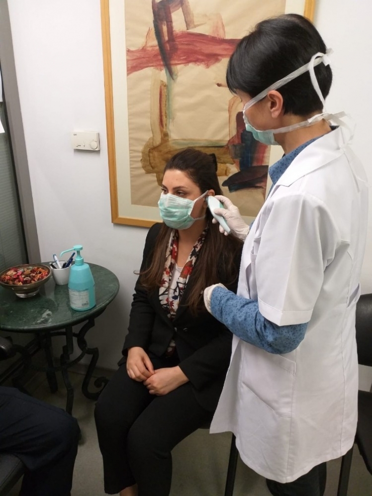 Plazalardan Çalışanlarına Her Gün Sağlık Kontrolü