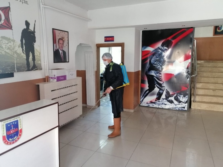 Bayat’ta Virüse Karşı İlaçlama Çalışmaları Sürüyor