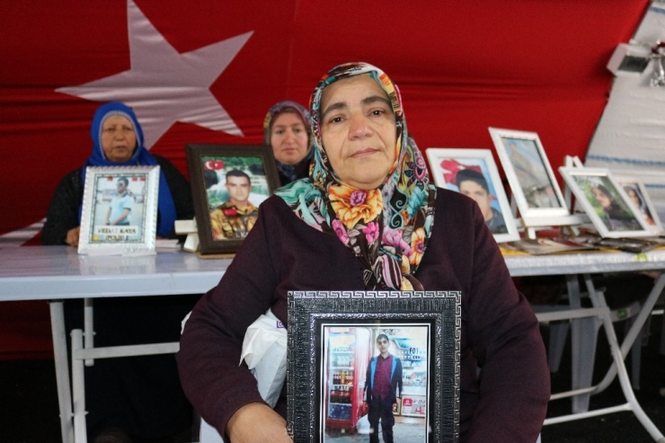 Hdp Önündeki Evlat Nöbetine 7 Aile Daha Katıldı