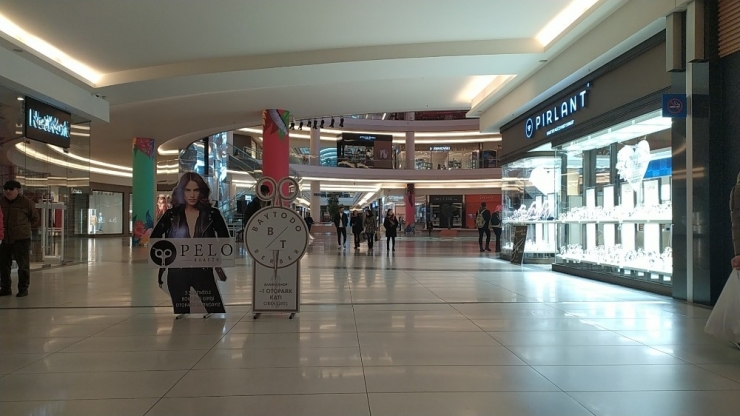 Mağazaların Yüzde 90’ı Kapandı, Avm’ler Kapatmıyor