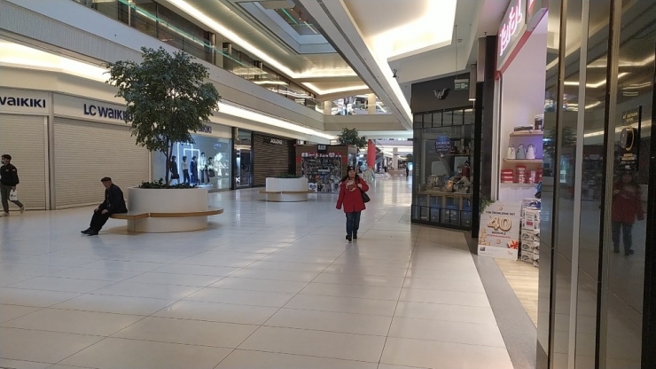 Mağazaların Yüzde 90’ı Kapandı, Avm’ler Kapatmıyor