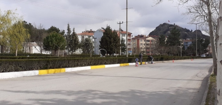 Osmancık’ta Bordürler Boyanıyor
