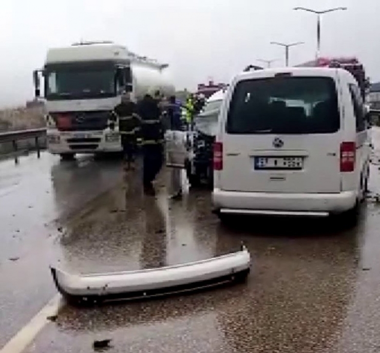 Gaziantep-adana Otobanında Zincirleme Trafik Kazası: 6 Yaralı