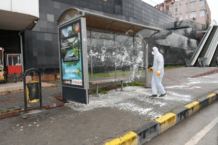 Karabük’te Cadde Ve Sokaklar Köpüklü Dezenfekte Ediliyor