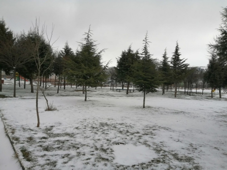 Karbasan Köyünde Kar Eksik Olmuyor