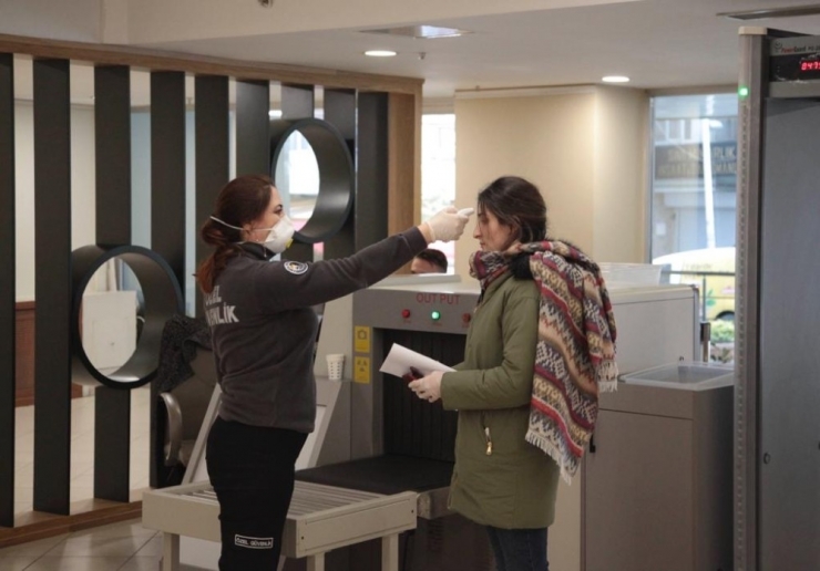 Kartal Belediyesi, Dezenfekte Çalışmalarına Aralıksız Devam Ediyor