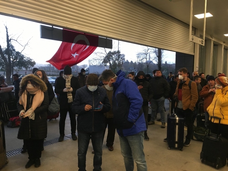 Yüksek Hızlı Trende Korona Virüsü Paniği