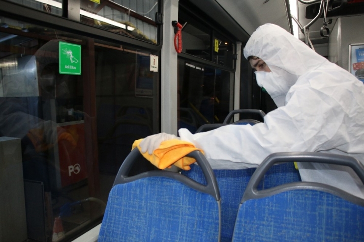 Antalyalı Evinde Kaldı, Toplu Taşıma Kullanımı Yüzde 55 Oranında Düştü