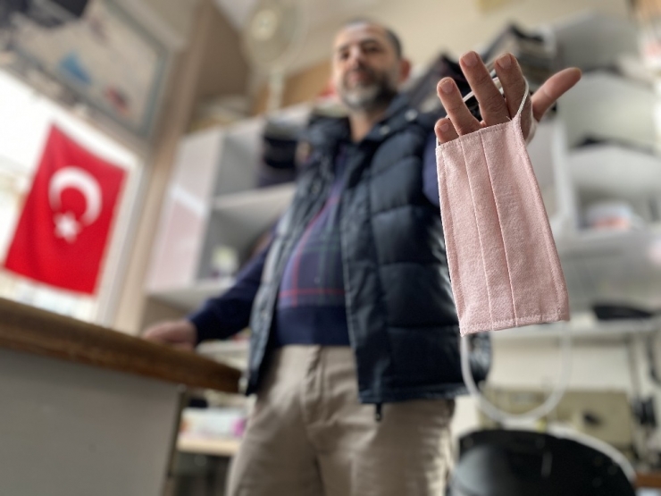 Modaya Uygun Rengarenk Yıkanabilir Maskeler Üretiyor