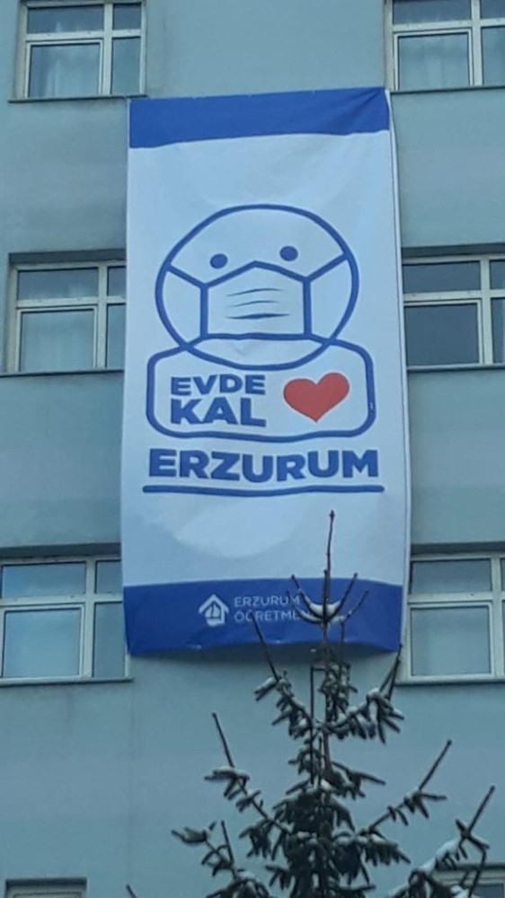 Erzurum Öğretmenevinden Örnek Davranış