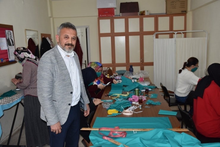 Halk Eğitim Merkezinden Virüse Maske Desteği