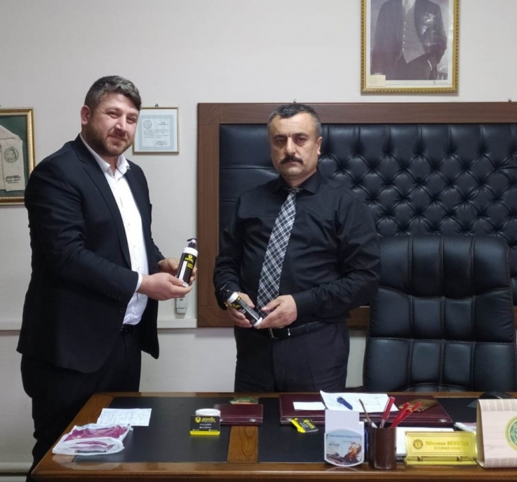 Belediye Çalışanlarına Ücretsiz Dezenfektan Dağıtıldı