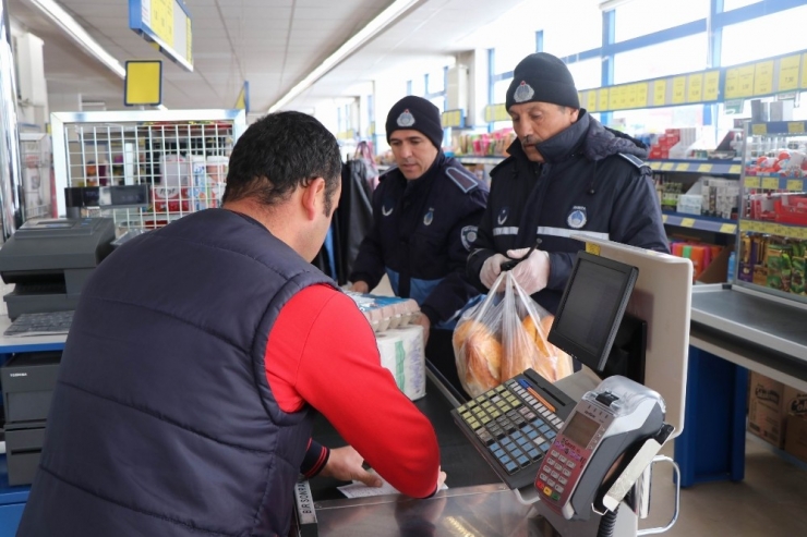 Nevşehir’deki Yaşlıların Alışverişini Belediye Görevlileri Yapıyor