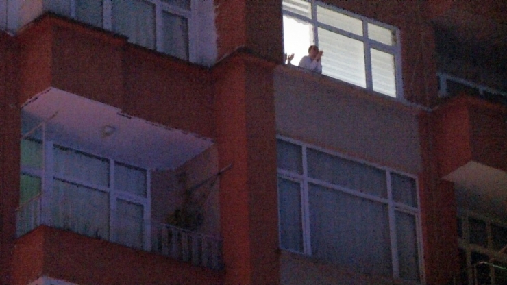 Rize’de Sağlık Çalışanlarına Alkışlı Destek