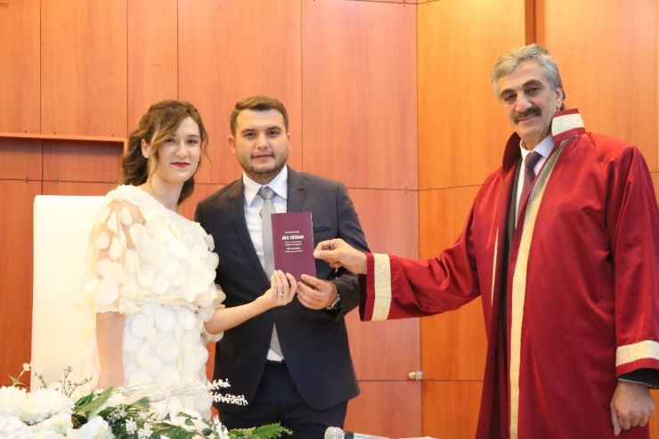 Yasağa Uydular, Nikahlarını Yalnız Kıldılar