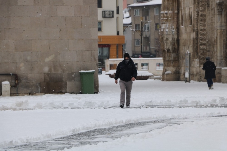 Sivas’ta, Mart Karıyla Mücadele