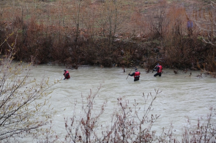 Munzur Çayı, Kayıp Uzman Çavuşu Bulmak İçin Didik Didik Aranıyor