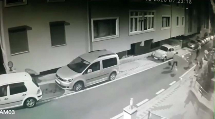 Üsküdar’da Silahla Dehşet Saçan Şahıs Kamerada