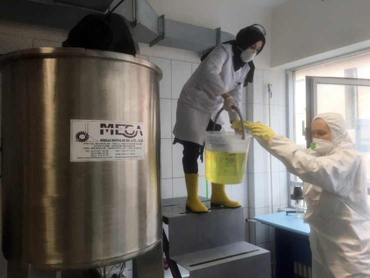 Bahçelievler’de Öğretmenler Günde 10 Ton Dezenfektan Üretiyor