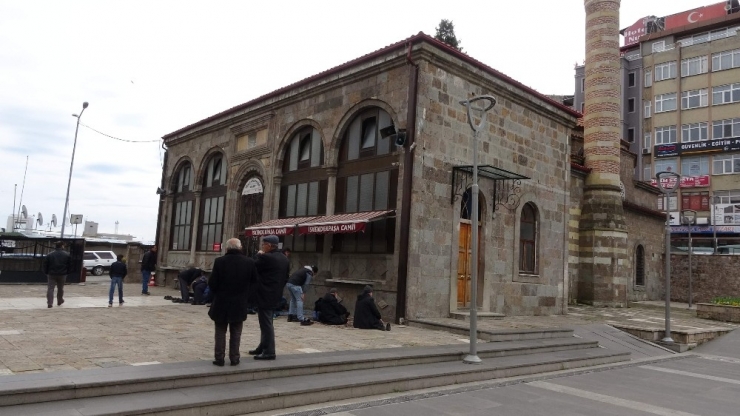 İskenderpaşa’da Sessiz Cuma