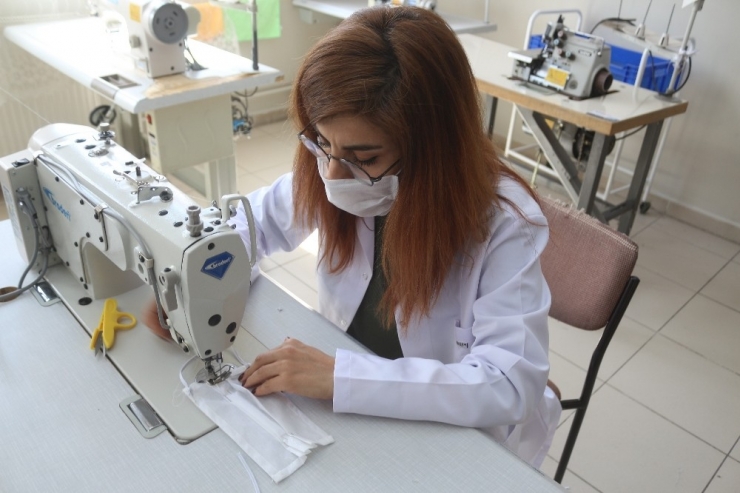 Meslek Liseleri Fabrika Gibi Maske Üretiyor