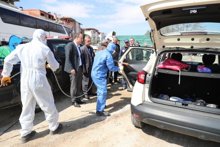 Pamukkale Belediyesi Vatandaşların Araçları Ücretsiz Dezenfekte Etti