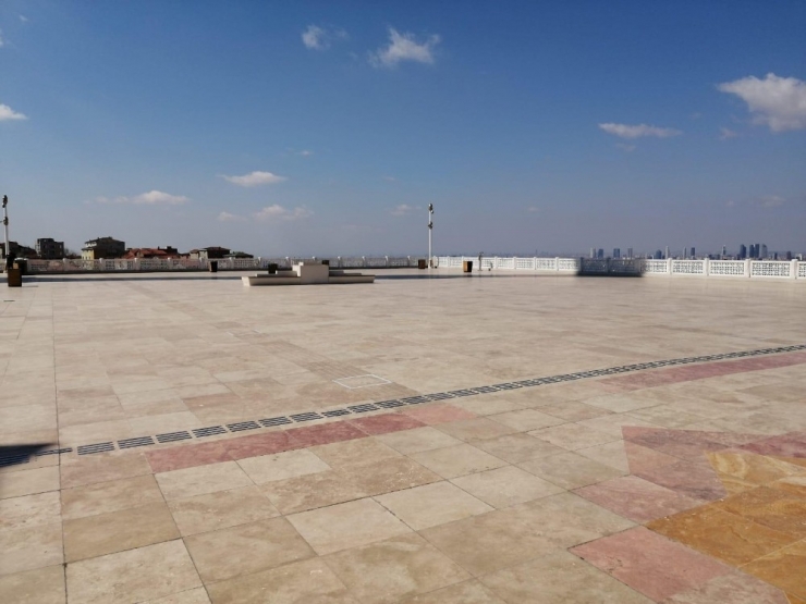 Korona Virüs Tedbiri Çerçevesinde Cuma Namazı Kılınmayan Çamlıca Camii Havadan Görüntülendi