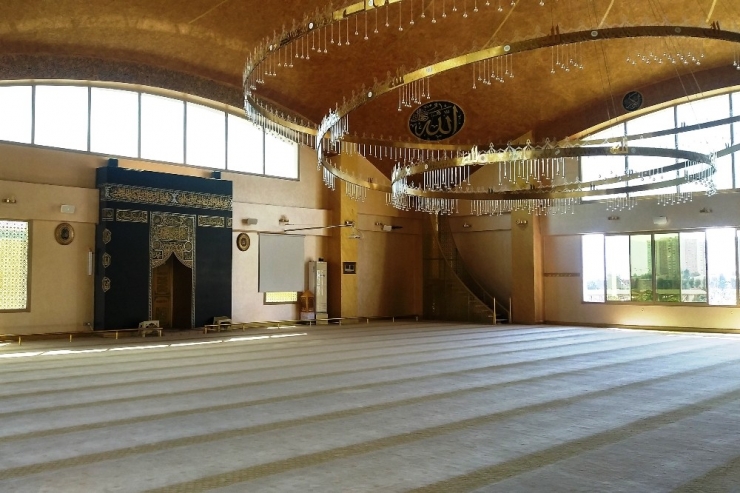 İzmir’deki Camiler Boş Kaldı