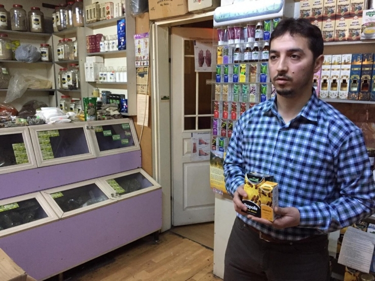 Vatandaşlar Propolise Yöneldi