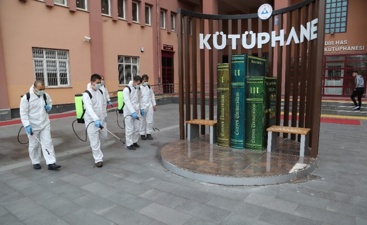 Erü Kendi Maskesini Üretmeye Başladı