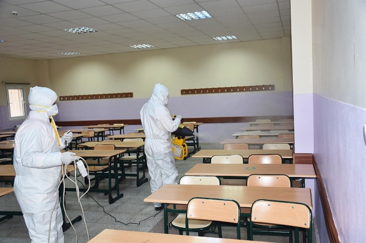 Harran Üniversitesi’nde Temizlik Personellerine Hijyen Eğitimi Verildi