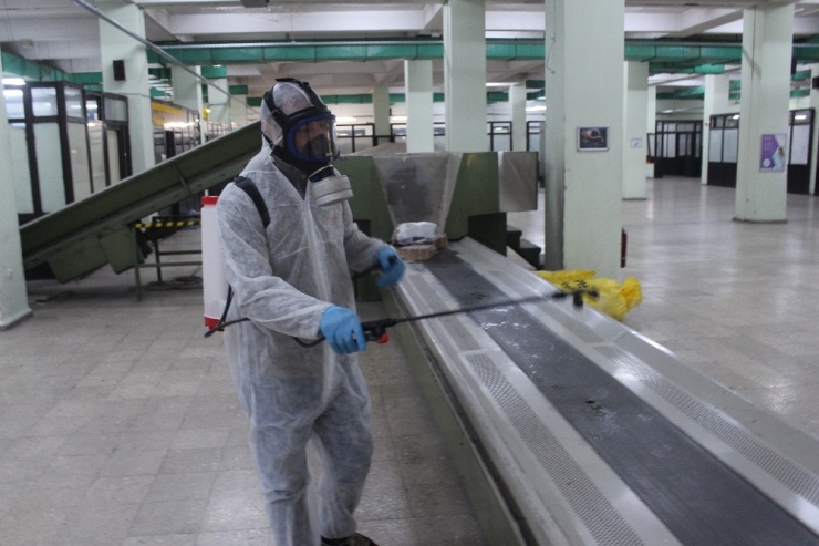 Zeytinburnu’ndaki Ptt’ler Dezenfekte Edildi