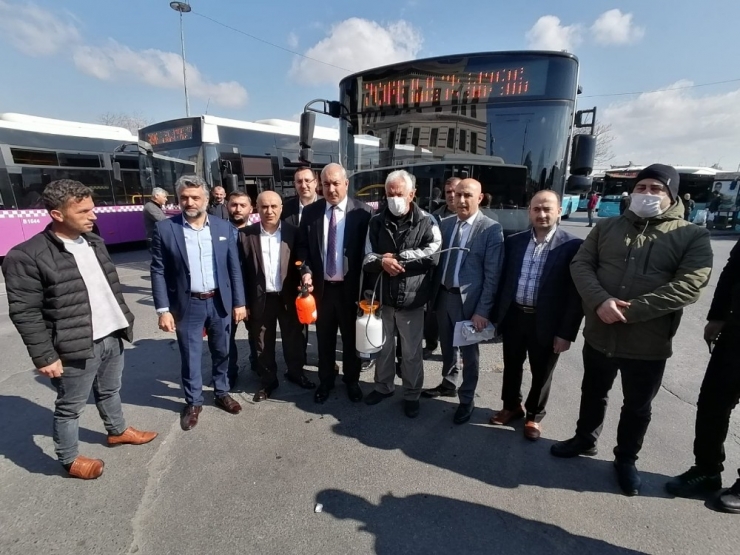 İstanbul’da Özel Halk Otobüsü Şoförlerinden Örnek Davranış