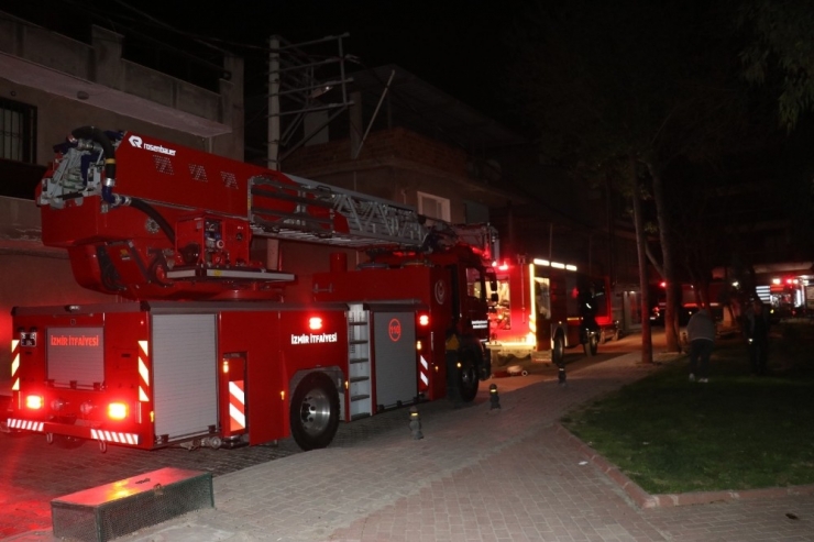 İzmir’de Ev Yangını: 1 Yaralı