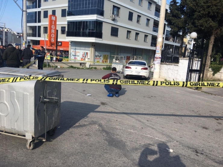 Emekli Polis Silahıyla Dehşet Saçtı: 1’i Ağır 2 Yaralı