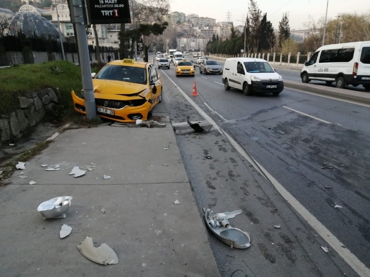 Kağıthane’de 5 Aracın Karıştığı Zincirleme Kaza