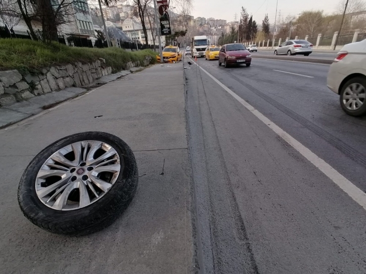 Kağıthane’de 5 Aracın Karıştığı Zincirleme Kaza