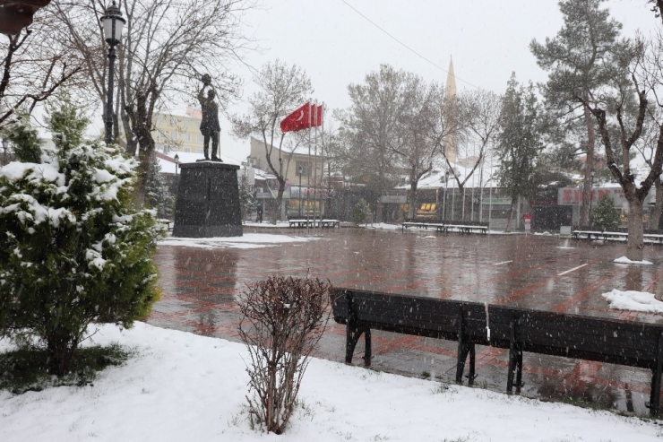 Karaman, Mart Ayında Beyaza Büründü