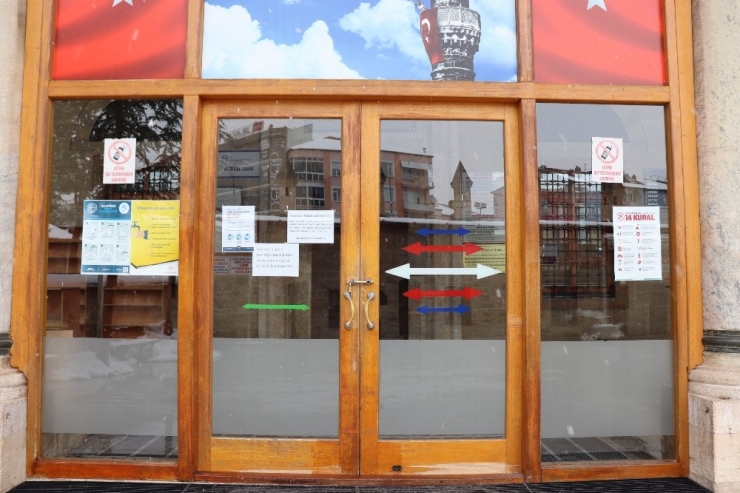 Karaman’da 501 Cami Boş Kaldı