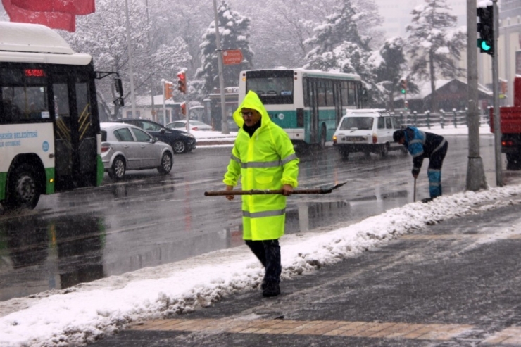 Kayseri’de Kar Etkili Oldu